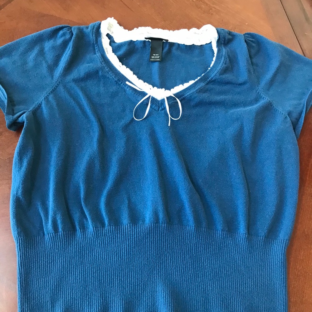Ladies short sleeve sweater